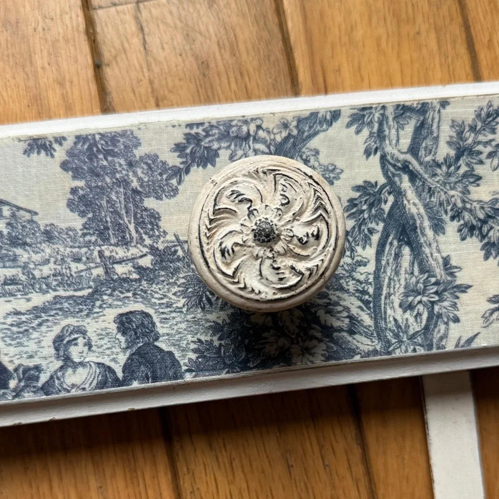 French Country/ shabby chic Decorative Wall Hook Rack